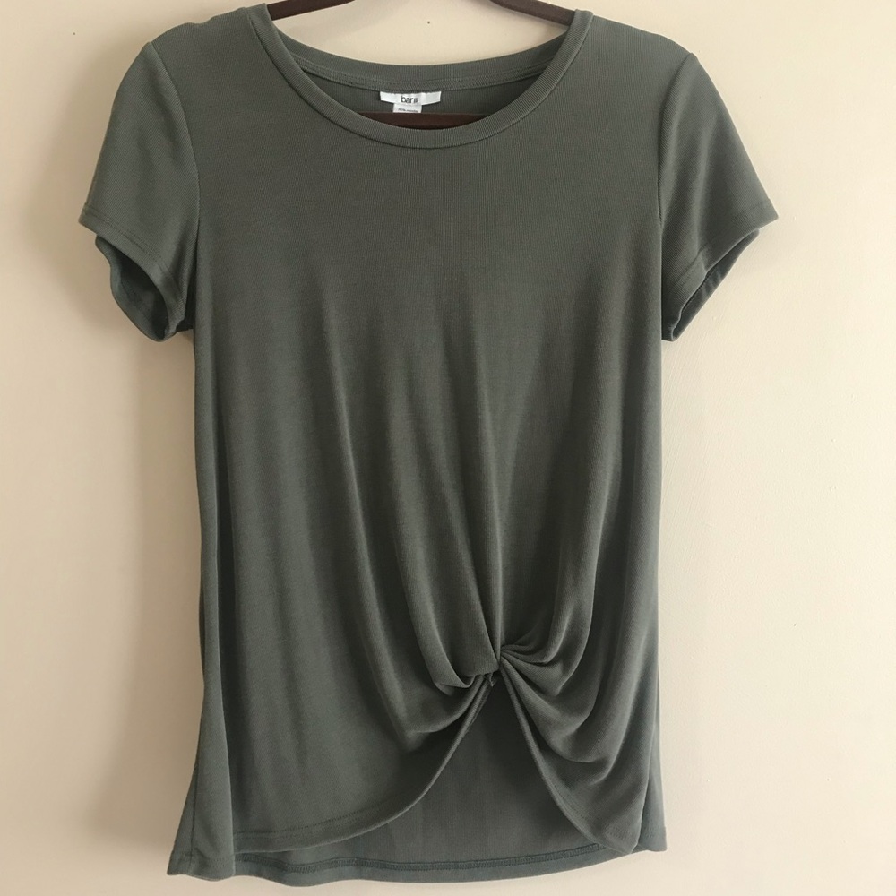Bar III twist front t shirt medium